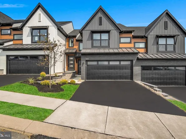 2139 S Autumn Chase Dr #20-04, Mechanicsburg, PA 17055