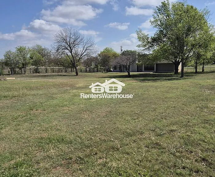 110 Dodgen Trl — Photo 16
