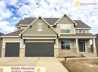 8412 W 165th Pl, Overland Park, KS 66085