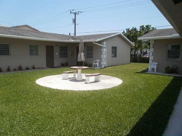 1st image of 220 NE 40th St