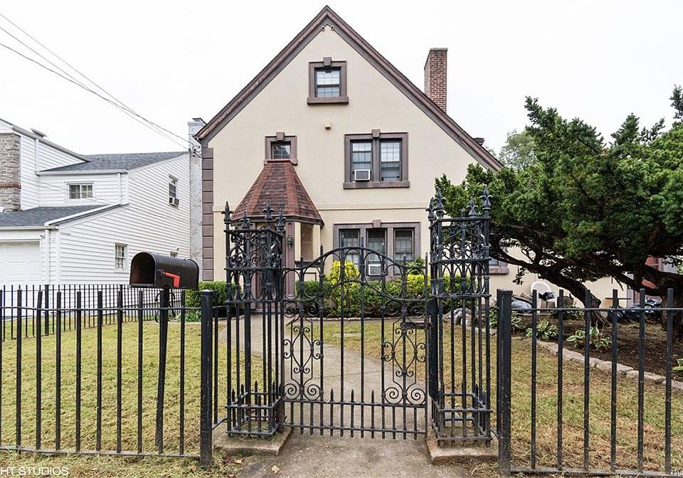 1st image of 3301 Campbell Dr