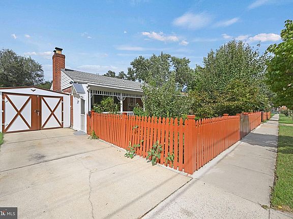 2nd image of 1932 Lebanon St