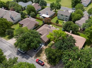 906 Iris Dr, Georgetown, TX 78626