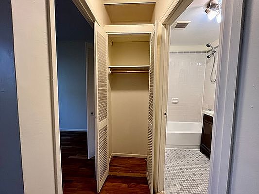 5th image of 515 Throop Ave APT 3B