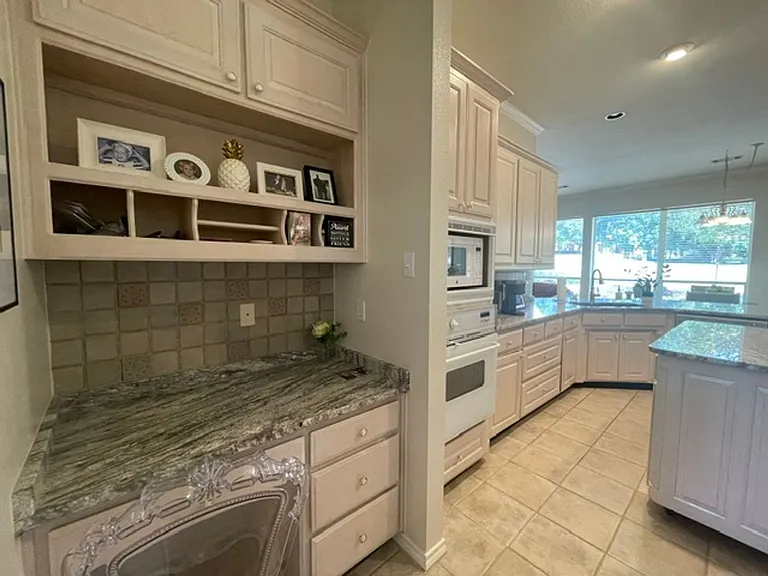 558 Timber Ridge Dr — Photo 7