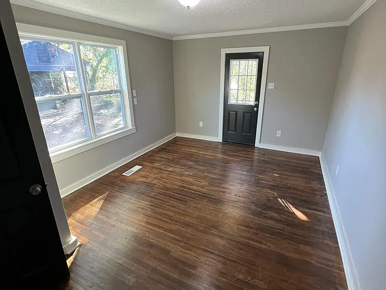 808 Josephine St — Photo 8