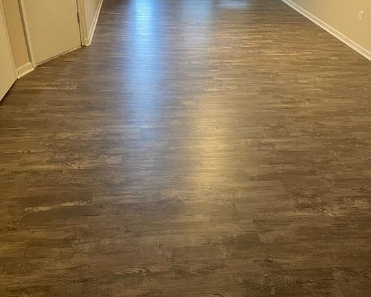 5th image of 1105 SE Prairie Ln