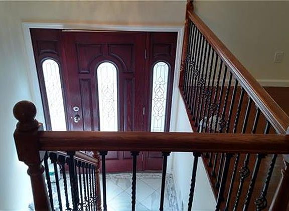 5th image of 17 Cortland Dr