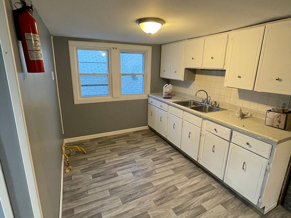 1st image of 309 Warwick Ave #1