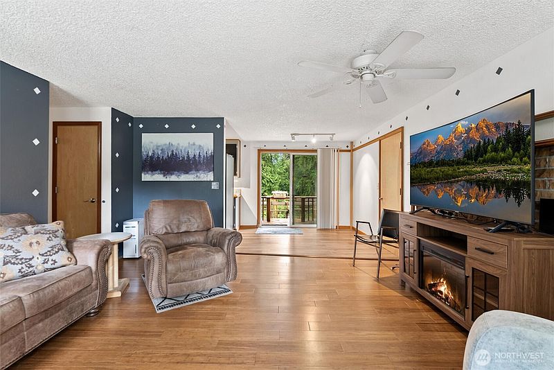 5th image of 7128 171st Avenue SE