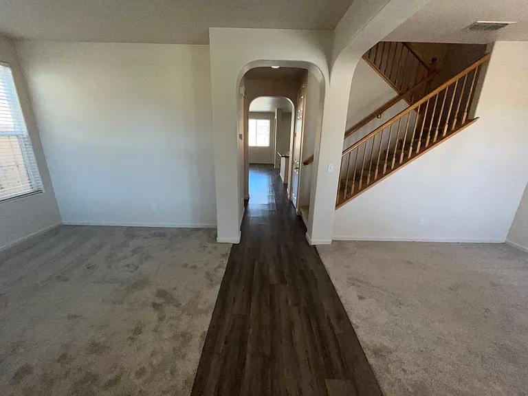 9409 Silver Bridle Way — Photo 11