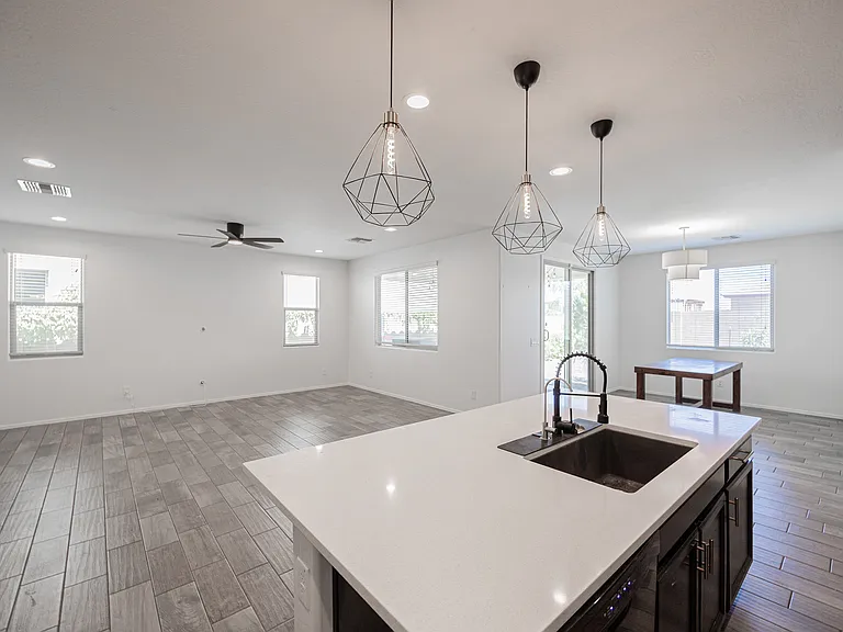7914 W Pueblo Ave — Photo 8
