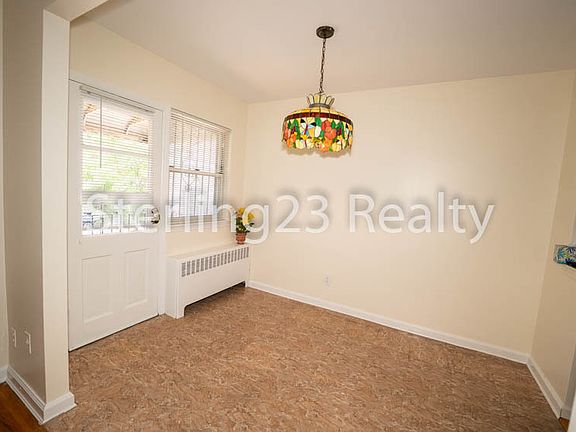 4th image of 21-59 Hazen St #2