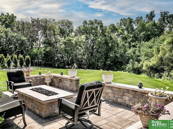 1426 S 200th Cir, Omaha, NE 68130