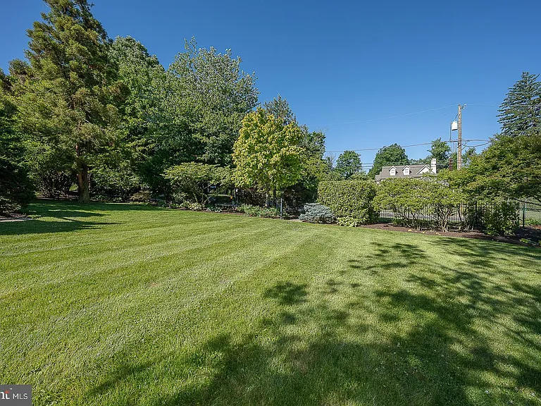 101 E Brookhaven Rd — Photo 106