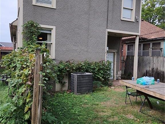 3rd image of 2525 Holmes St