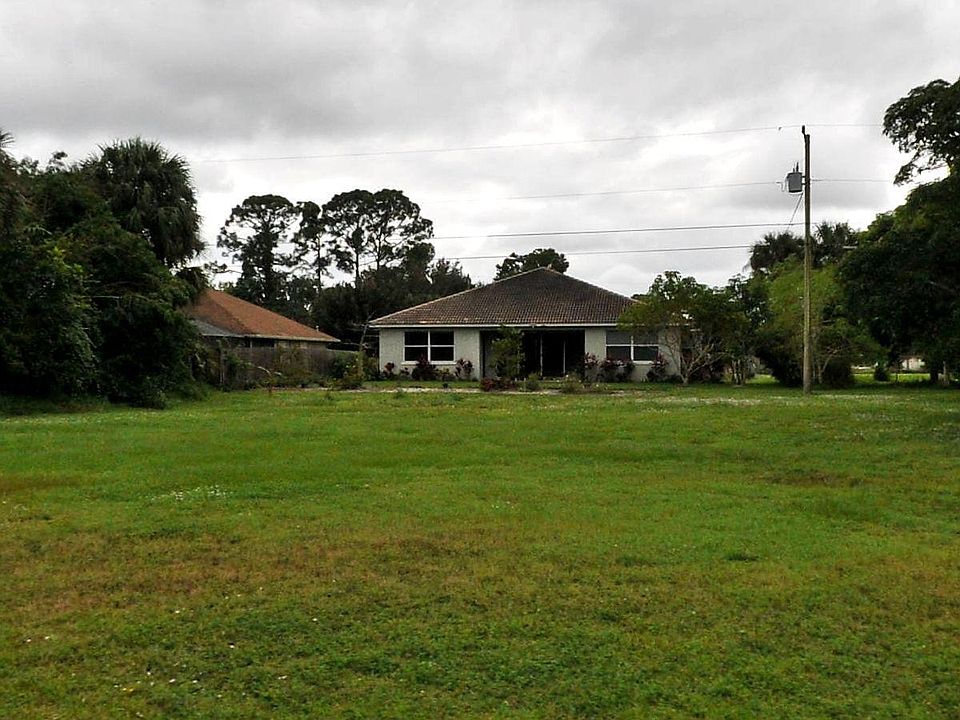2nd image of 1442 SW Flounder Ln