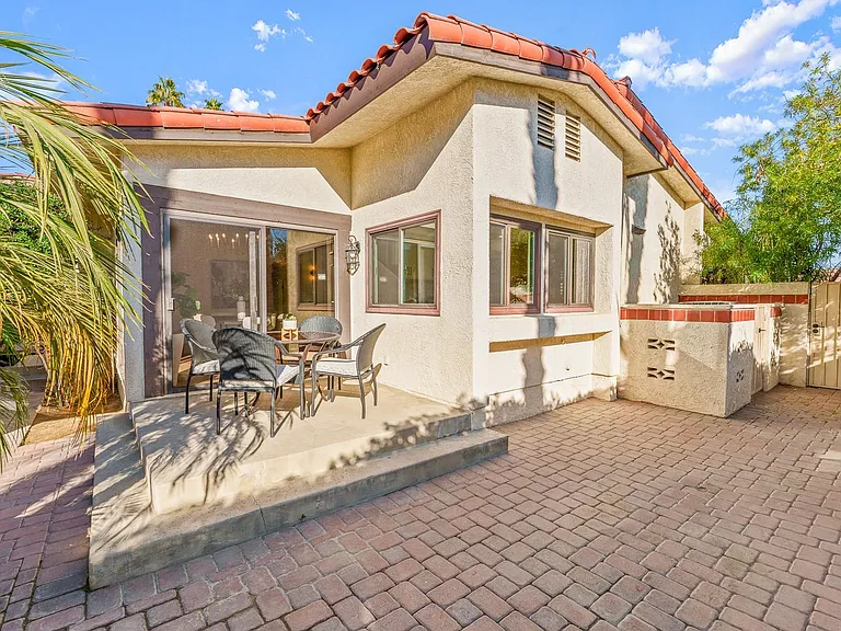 44350 Michigan Ct — Photo 11