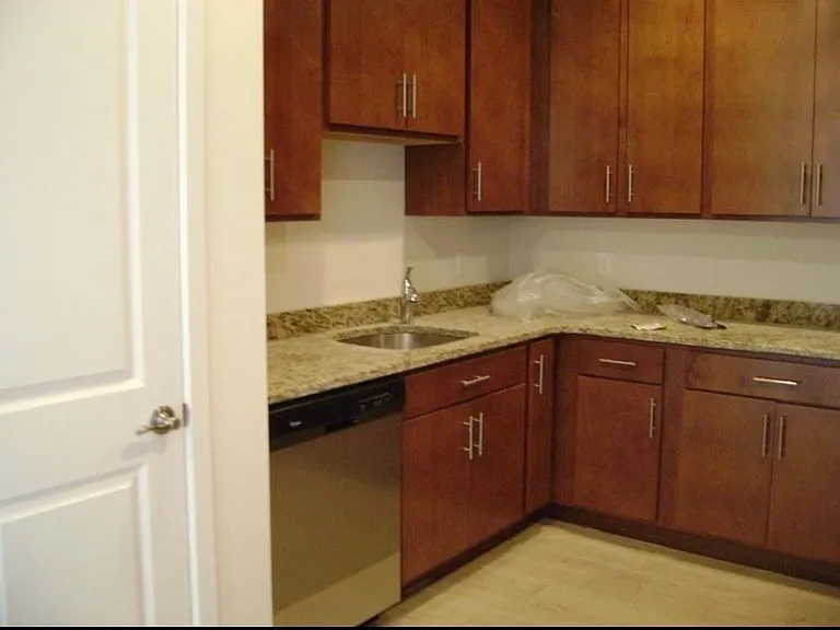 324 Pond Ln #324 — Photo 7