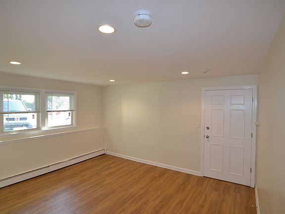 3rd image of 400-402 Merrimac St #400-2