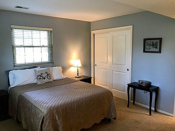 3rd image of 336 Cedarleaf Ct