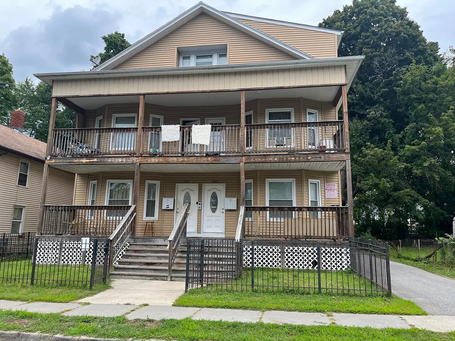 3 bed, 1200 sqft, $1,700 — Photo 1