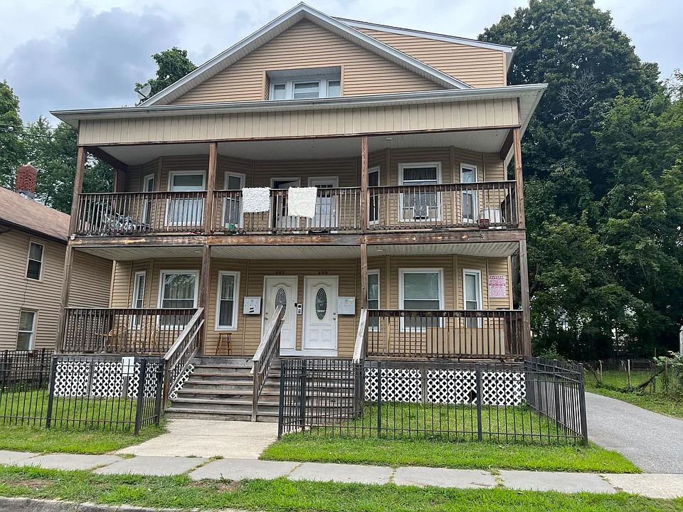 497 Edgewood St #2
