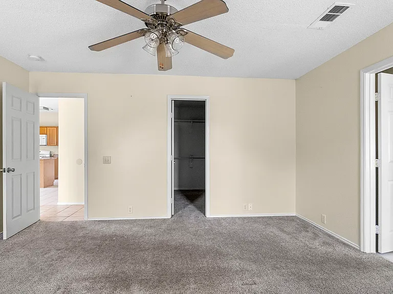 3300 Creekwood Dr — Photo 12