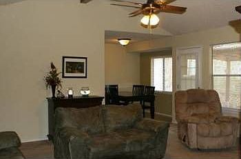 5th image of 802 Val Verde Dr