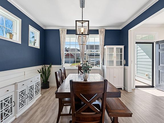 5th image of 8537 Majestic St