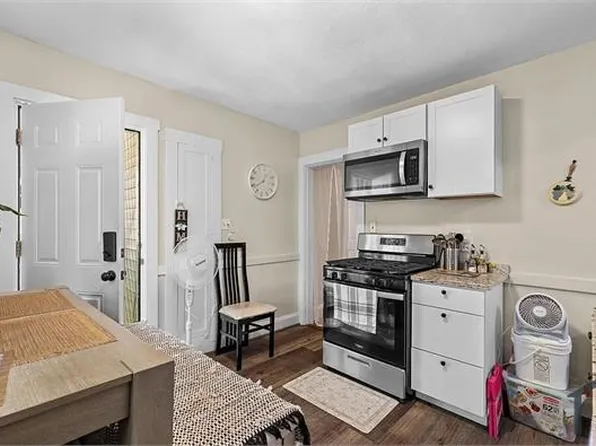 575 Hyde Park Ave #3, Boston, MA 02131
