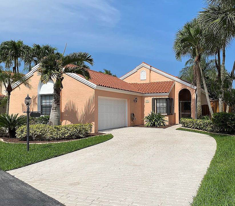 1st image of 2512 La Lique Cir