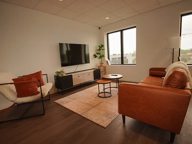 387 King St E #407 — Photo 13