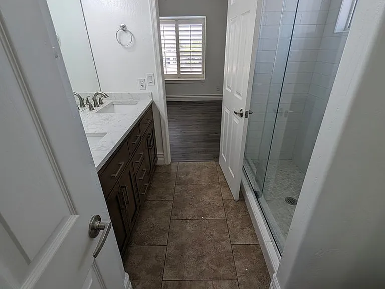 650 W Kent Pl — Photo 40
