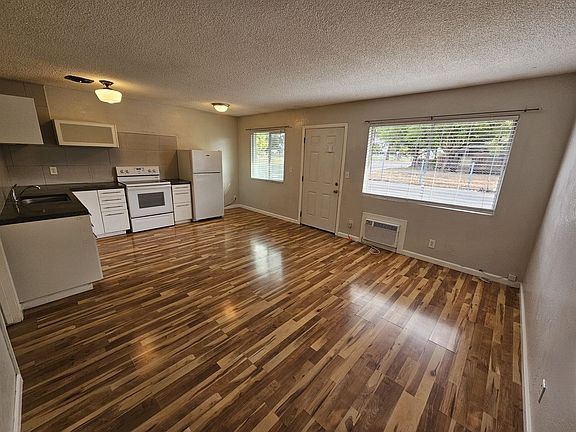 4th image of 25191 Grant St #1