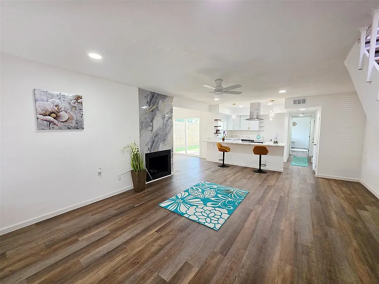 726 Arrowhead Cir — Photo 9