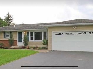 271 Chimney Hill Rd, Rochester, NY 14612