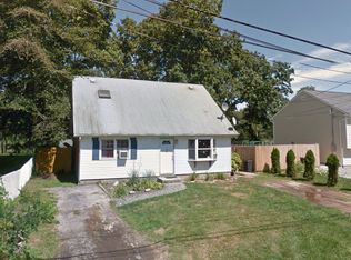 145 Wavecrest Dr, Mastic Beach, NY 11951