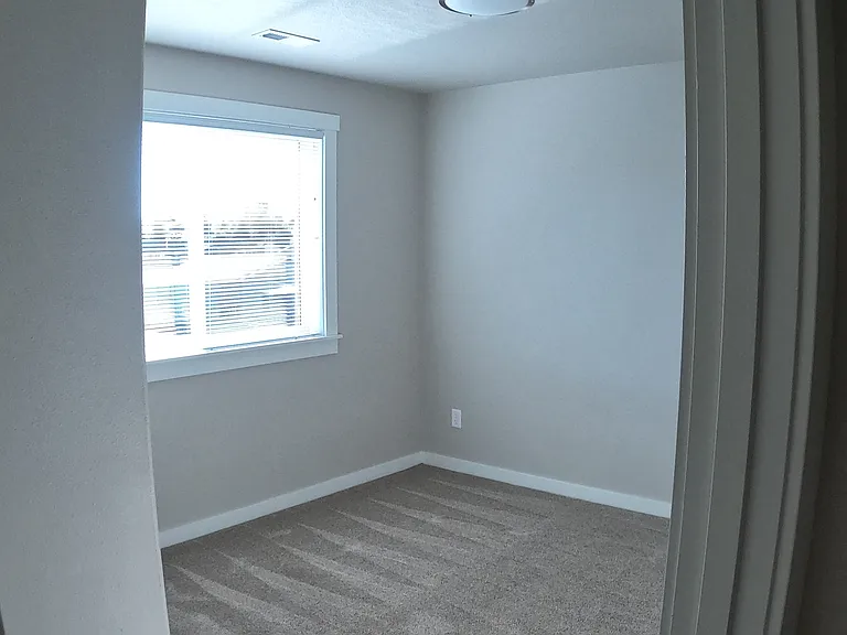 1792 SE Jonathan Ave — Photo 11
