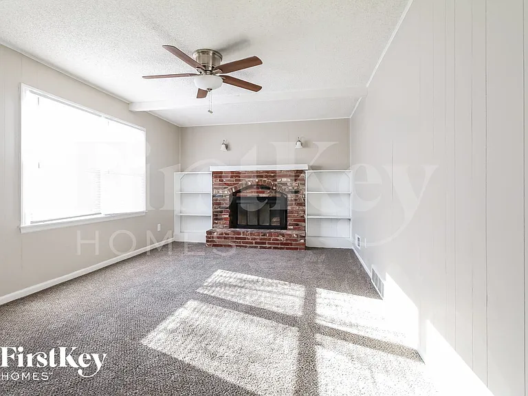 525 Sunset Ln — Photo 6