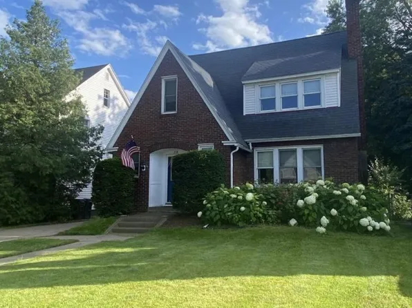 218 Hursley St, Sault Sainte Marie, MI 49783