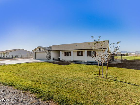 4th image of 22547 W PECAN Road