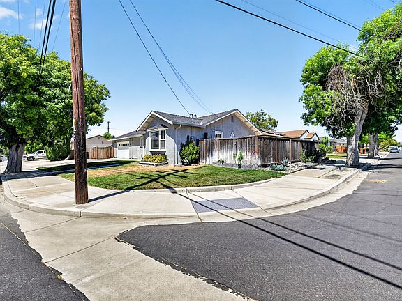 5th image of 488 Jensen St