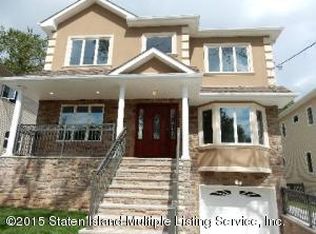 35 Station Ave, Staten Island, NY