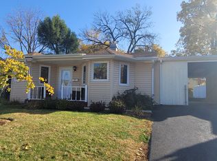 25 Birch St, Carpentersville, IL 60110