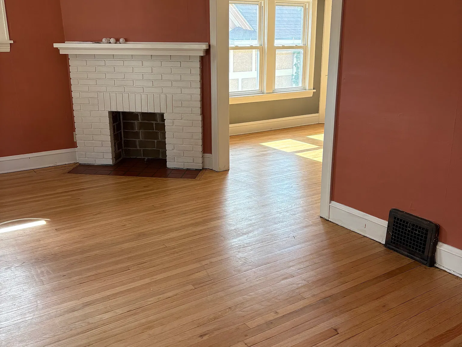 2 bed, 1200 sqft, $1,500 — Photo 2