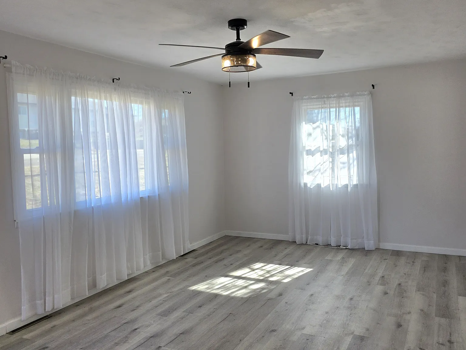 2 bed, 1185 sqft, $1,100 — Photo 3