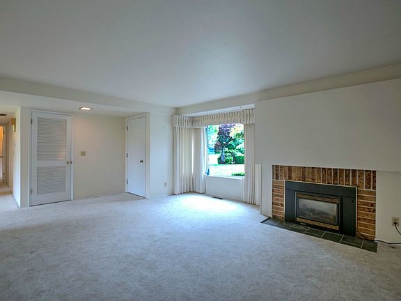 4th image of 3440 Scenic Dr SE