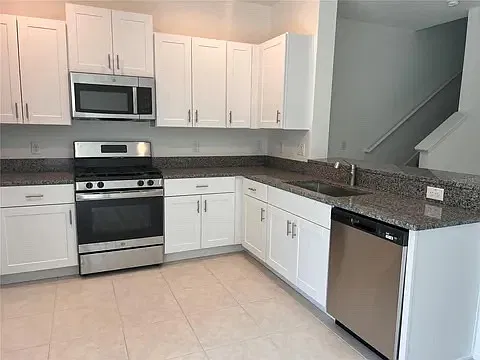 3 bed, 1634 sqft, $2,200 — Photo 4