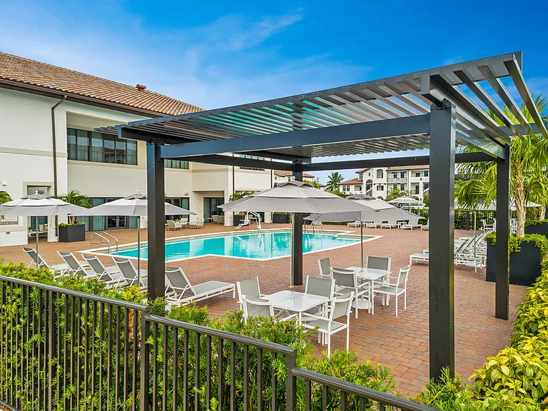 Legacy Las Palmas — Photo 16